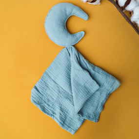 SOFT LOVEY MUSLIN TOY